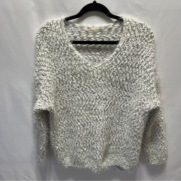ALTAR'D STATE Eyelash Sweater Womens V-neck Gray/White Size Small/Medium - Picture 3 of 8